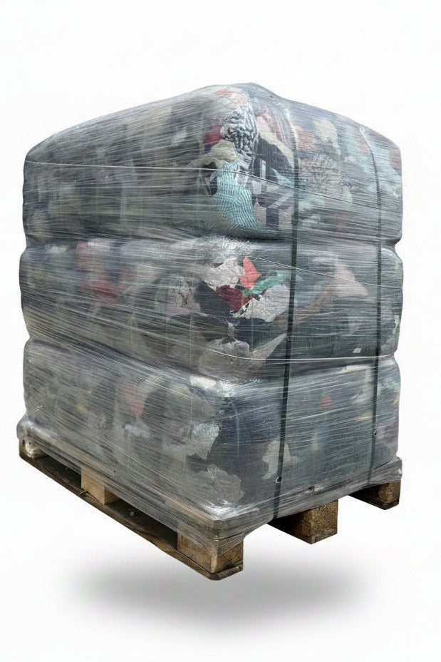 eine Palette mit 30 10kg Presswürfeln Industrieputzlappen Trikot bunt